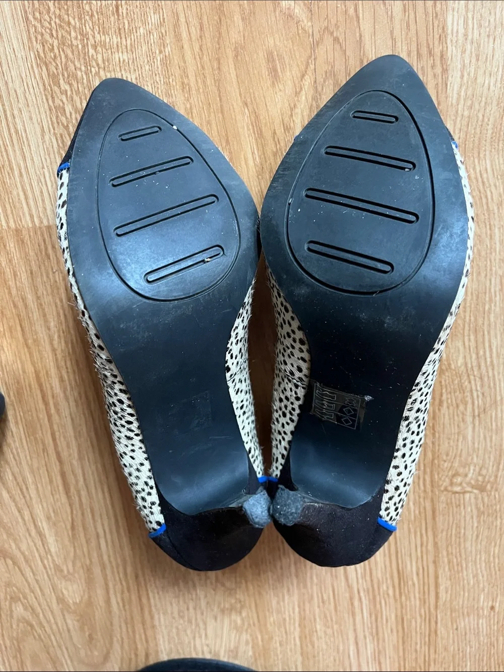 Lulu Townsend Black and Off White Spotted High Heel Pumps with Blue Accents